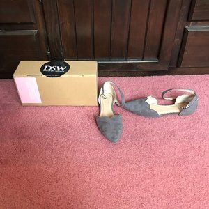 Journee Collection Grey Flats Women's Size 8